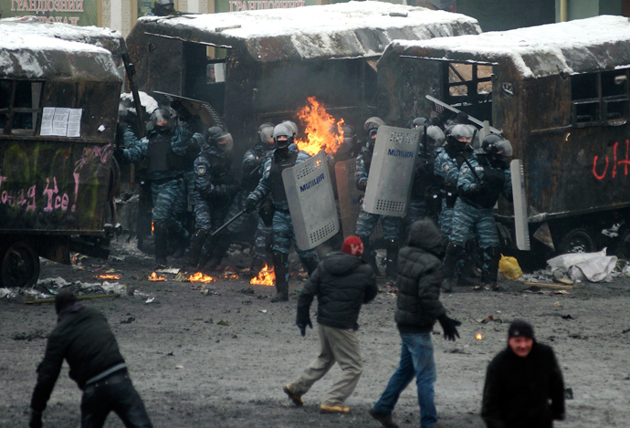 Riot police officers gather during clashes with pro-European protesters in Kiev (Reuters / Maks Levin)